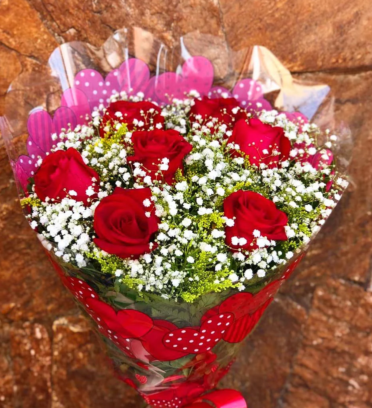 Captura-de-tela-2024-10-12-160018.png Buquê de 6 Rosas Vermelhas - Imagem 1